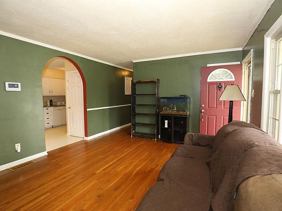 3rd image of 600 Greenleaf Ct