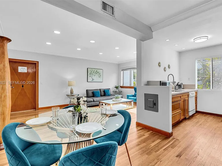 10004 E Bay Harbor Dr #9 — Photo 11