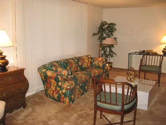 4th image of 965 Beechwood Dr