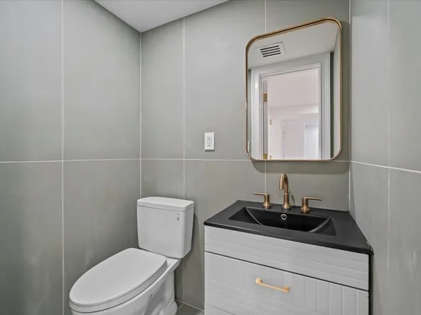 2729 Bedford Avenue image 27 of 33