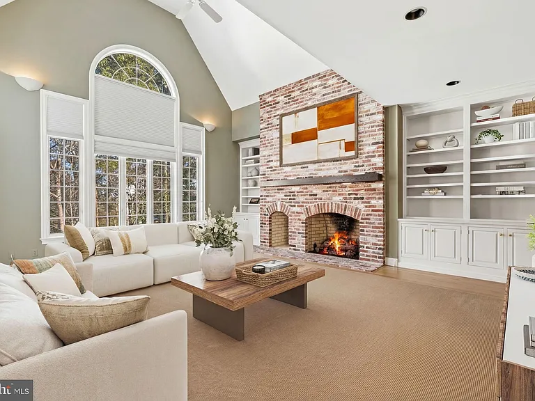 841 Mount Moro Rd — Photo 23