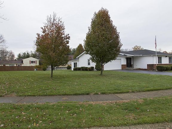 2nd image of 380 Canford Pl