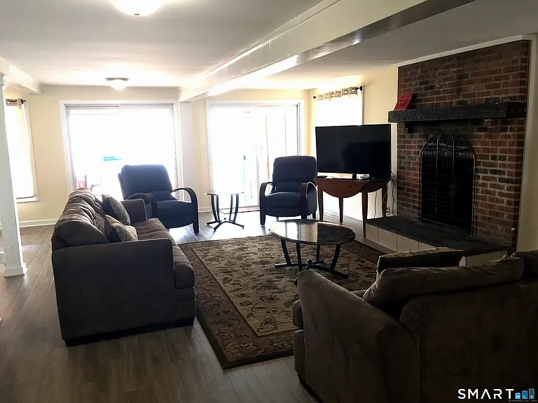 989 Fairfield Beach Rd — Photo 8