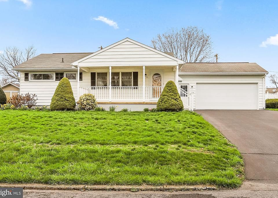 1st image of 111 Lincoln Dr