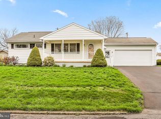 111 Lincoln Dr, Fayetteville, PA 17222