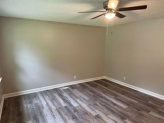 3rd image of 506 Neville St