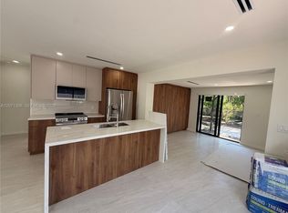 3680 NW 16th St, Miami, FL 33125