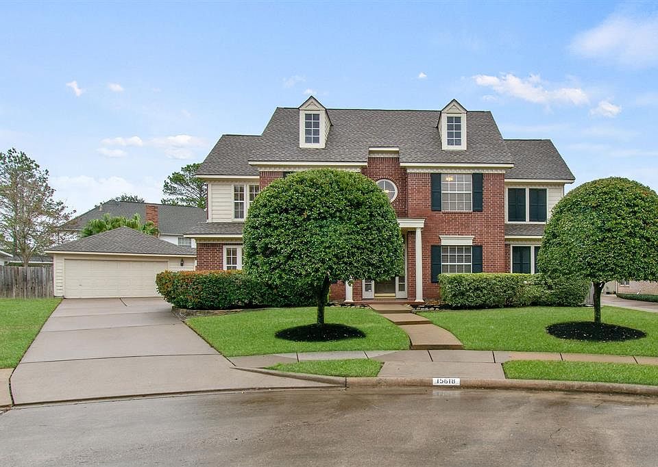 1st image of 15618 Wildwood Run