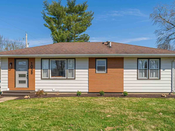 1038 N State St, Lincoln, IL 62656