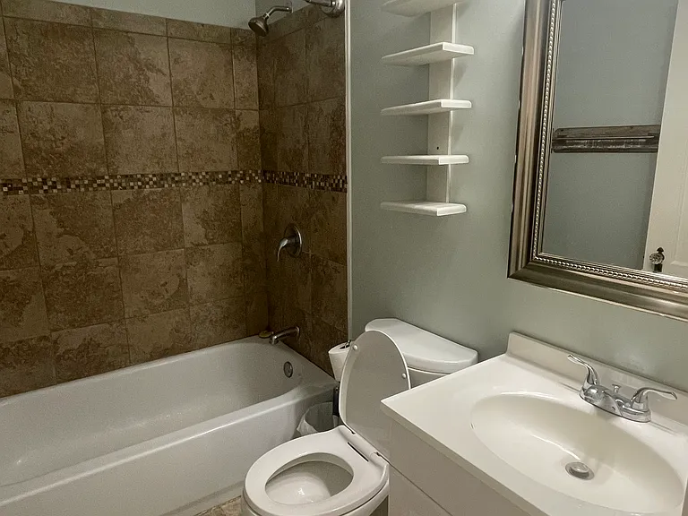 2415 Old North Hills St — Photo 11