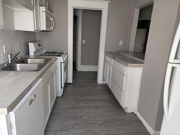 2nd image of 1011 Franklin St SE #2