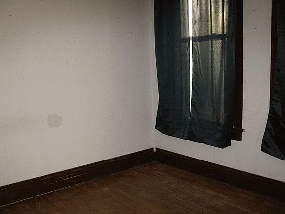 4th image of 500 1/2 N 5th St
