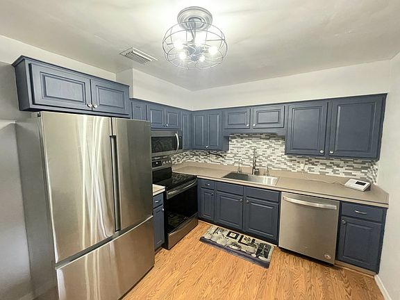 5th image of 226 Palm Ave