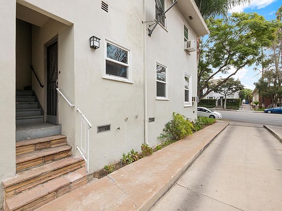 3rd image of 1233 N Crescent Heights Blvd APT 1