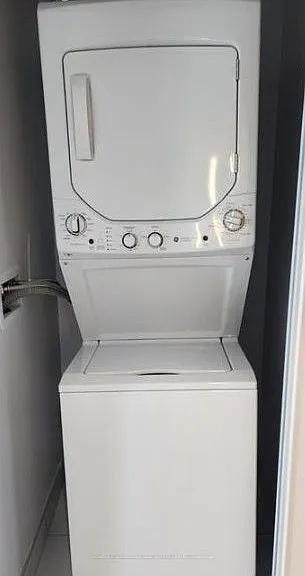 500 Dupont St #410 — Photo 9