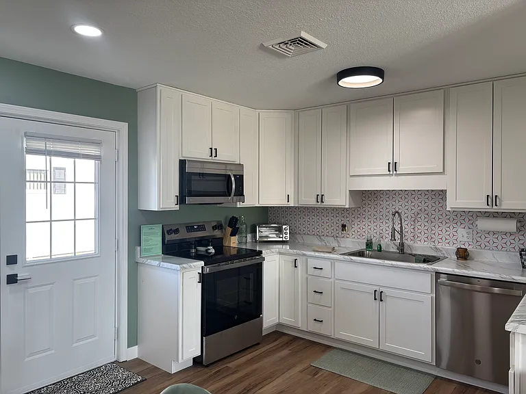 601 N Bradner Ave — Photo 6