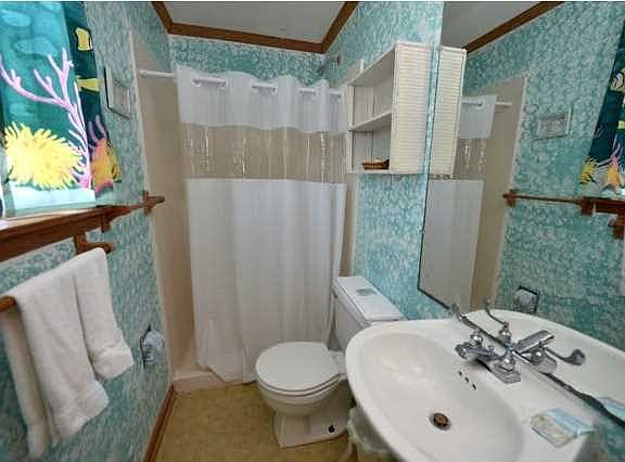 5th image of 501 W Gorrie Dr