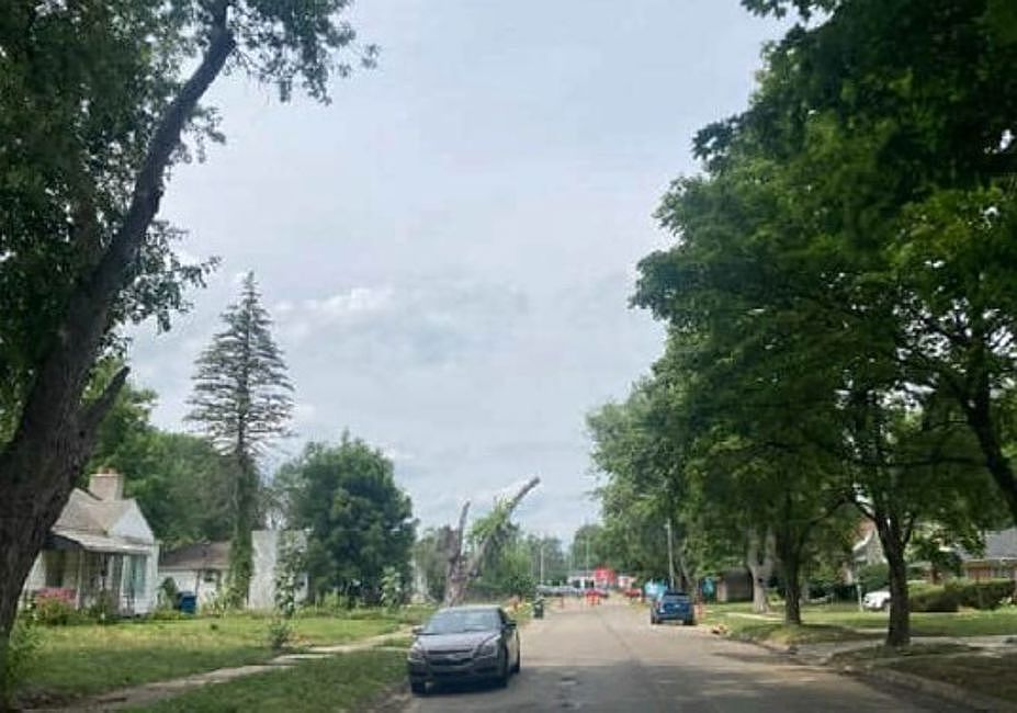 Exterior Neighborhood (street photo)