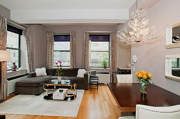 Sold by R New York | media 31