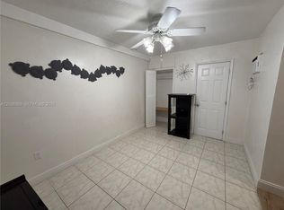 1061 NE 137th St #1, Miami, FL 33161