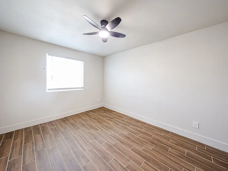 9222 N 35th Ave #10 — Photo 10
