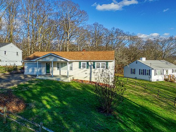 3rd image of 600 Rose Ln