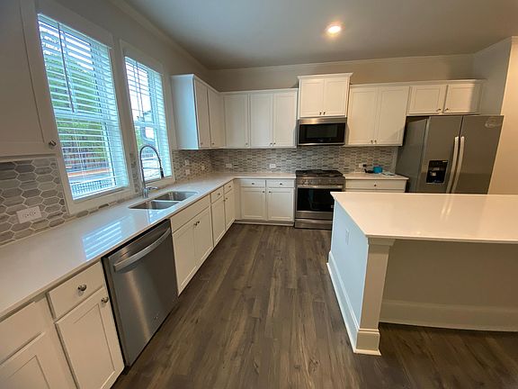 4th image of 213 Vista Ln