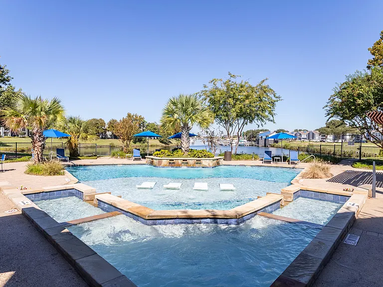 Signature Point Apartment Homes — Photo 57