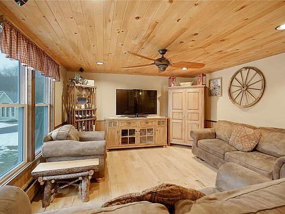 3rd image of 59 Manor Ln