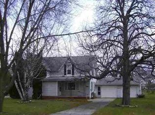 1028 May St, Charlevoix, MI 49720