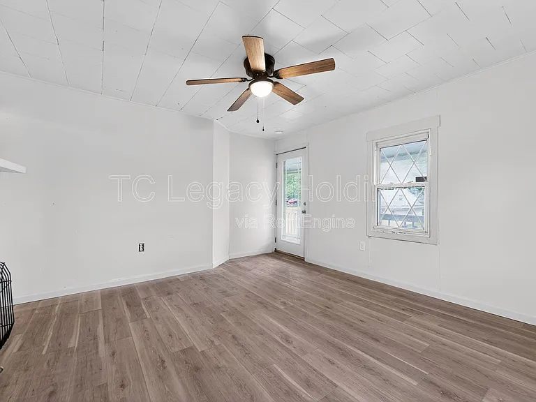 44 Holbert Ave — Photo 15