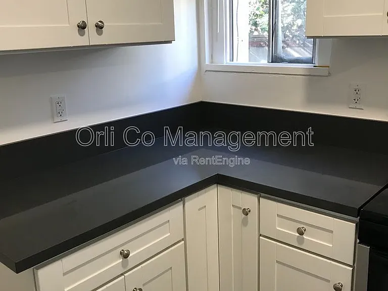 6500 Balboa Blvd — Photo 13