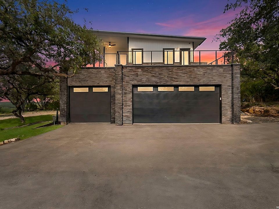 1st image of 109 Pond View Ct