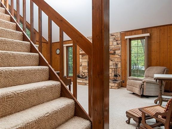 3rd image of 5331 Yellowstone Dr