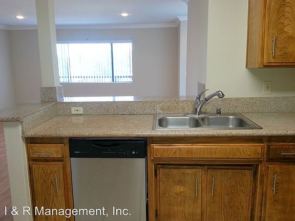 5th image of 6544 Whitsett Ave APT 6