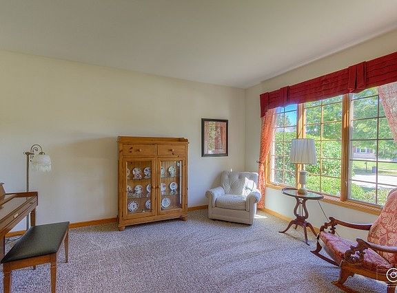 2nd image of 1017 Bristol Dr E