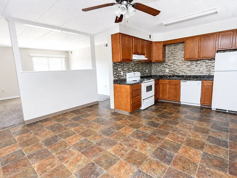 530 Kelly Ave — Photo 1