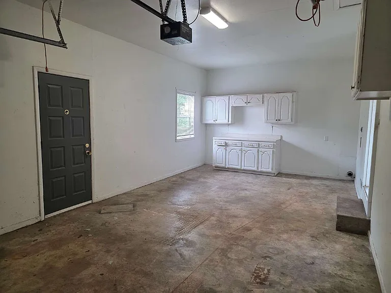 1204 NW 2nd St — Photo 16