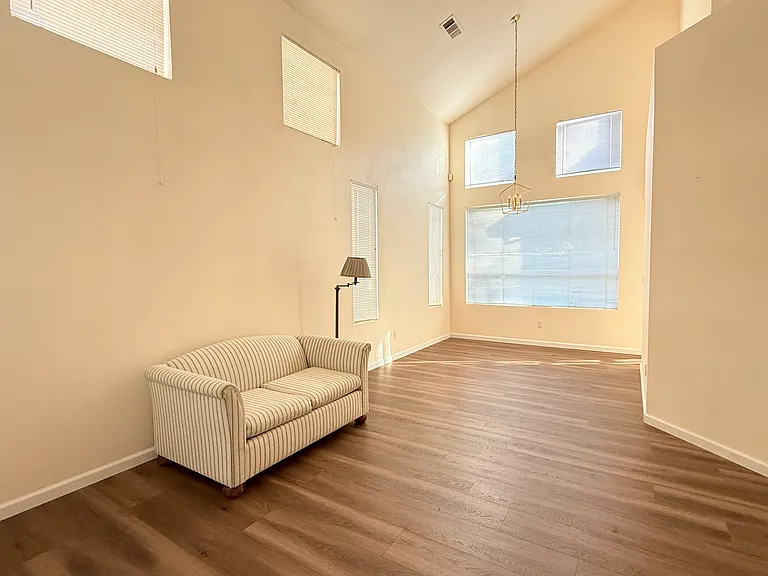 3324 E Island Ct — Photo 6