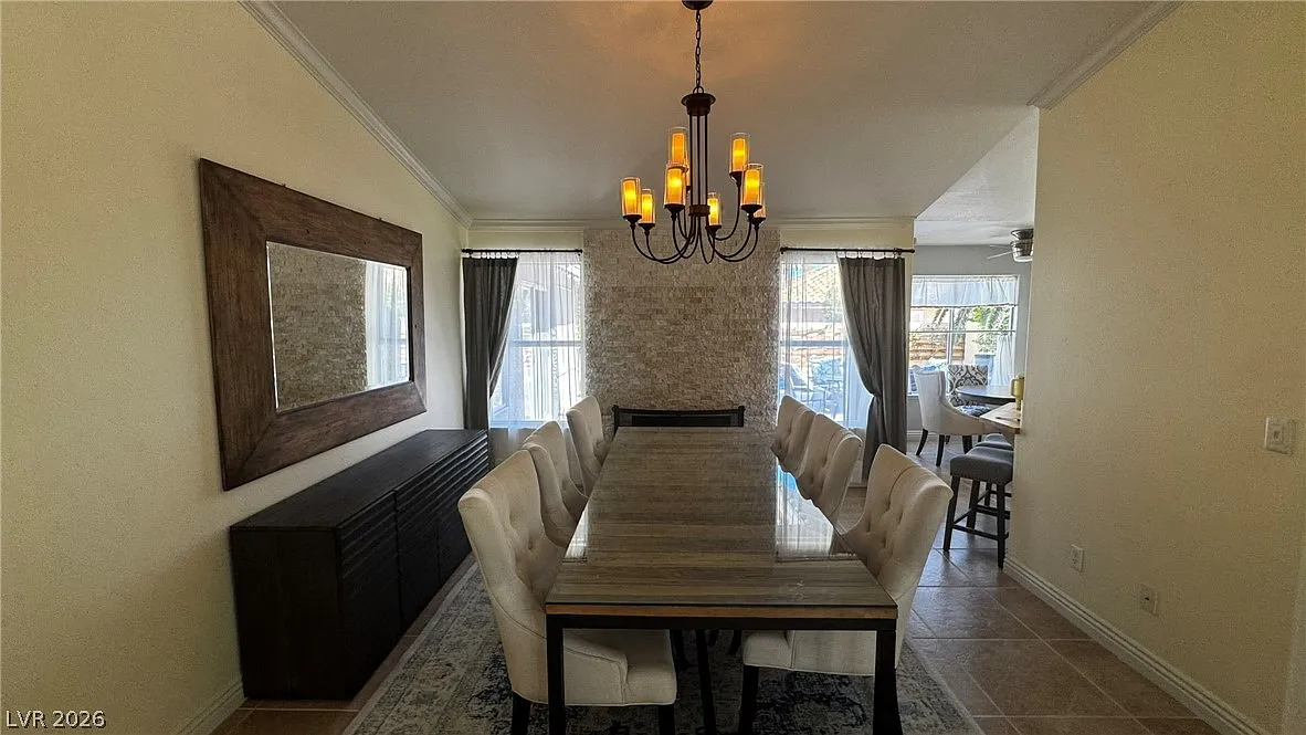3 bed, 2.0 bath, 2082 sqft, $4,298 — Photo 3