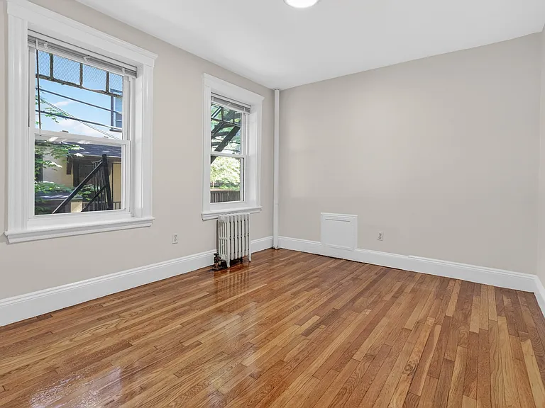 28 Langdon St #10 — Photo 8