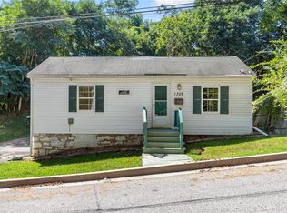 1328 Monroe St, Alton, IL 62002