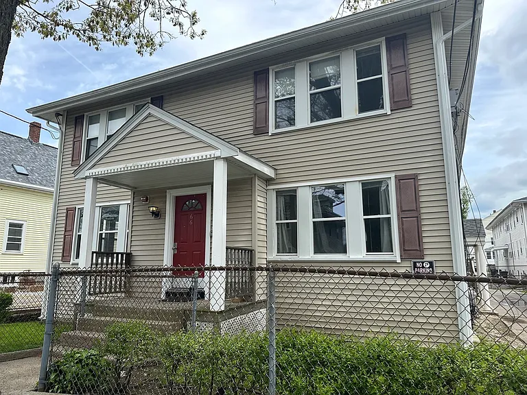 70 Safford St #4A — Photo 9