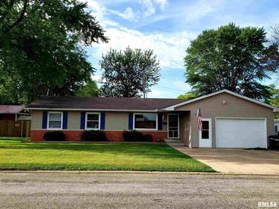 104 E Sycamore Dr, Lewistown, IL, 61542