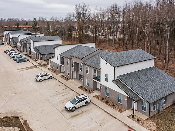 5th image of 609 Court Yard Ln