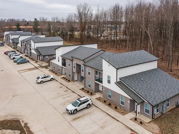 703 Court Yard Ln, Amelia, OH 45102