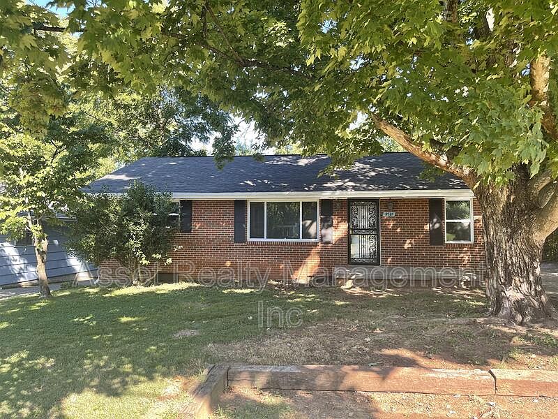 1st image of 2701 Fairmont Blvd