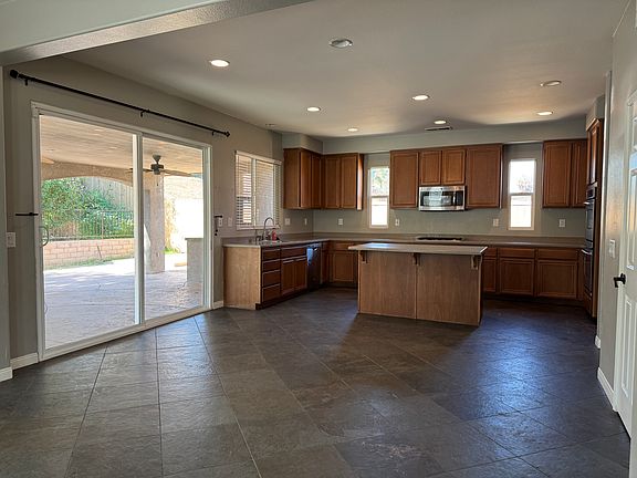 3rd image of 31306 Southampton Ct