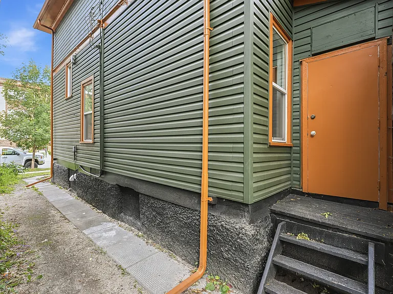 144 Arlington St — Photo 38