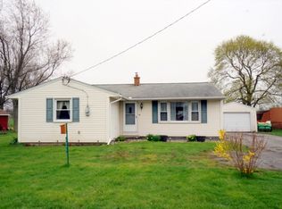 4964 Saunders Settlement Rd, Lockport, NY 14094